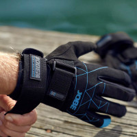 Gants et protection pour sport nautique en stock
